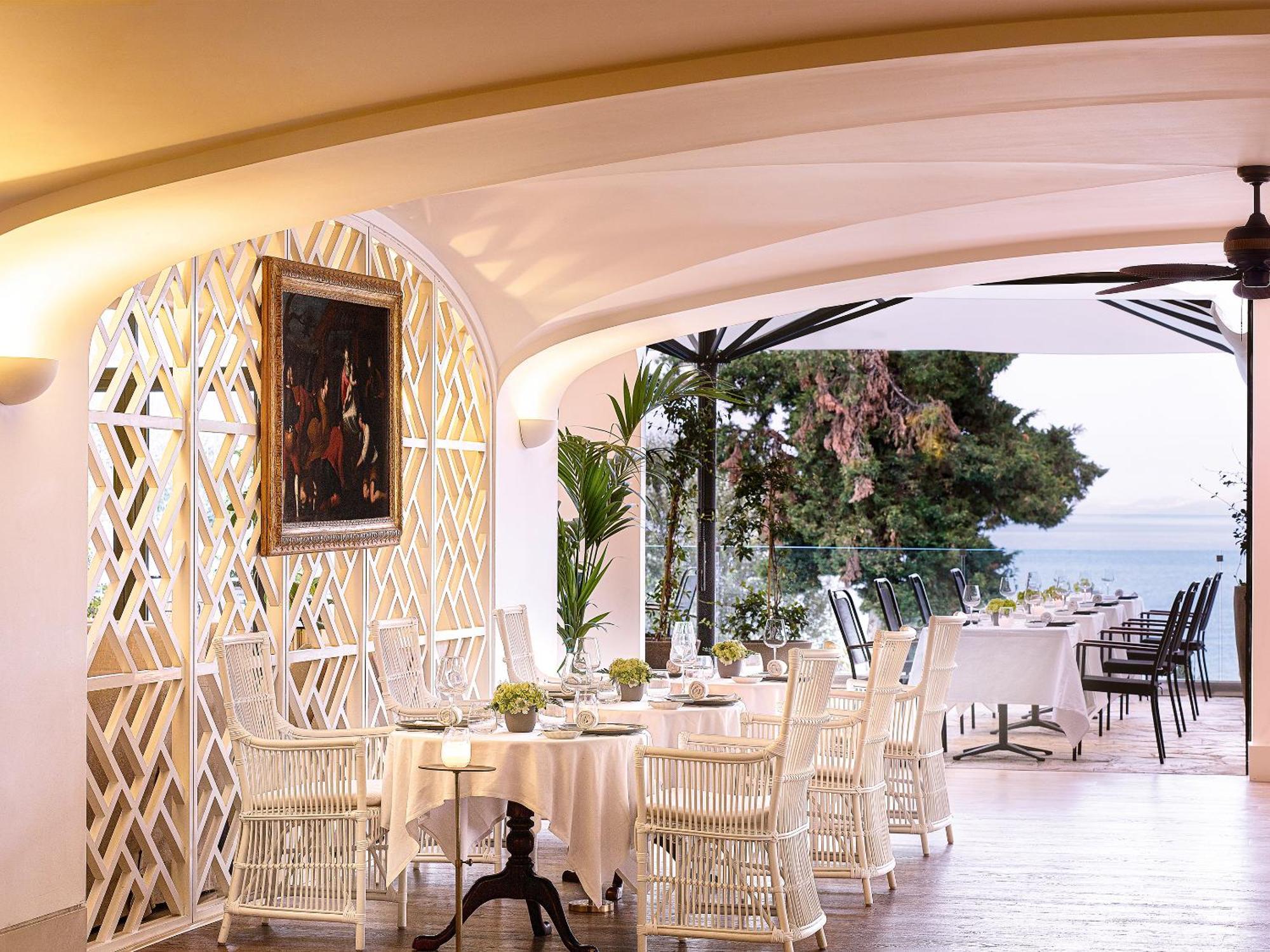 Grecotel Luxme Daphnila Bay (Adults Only) Дассия Экстерьер фото