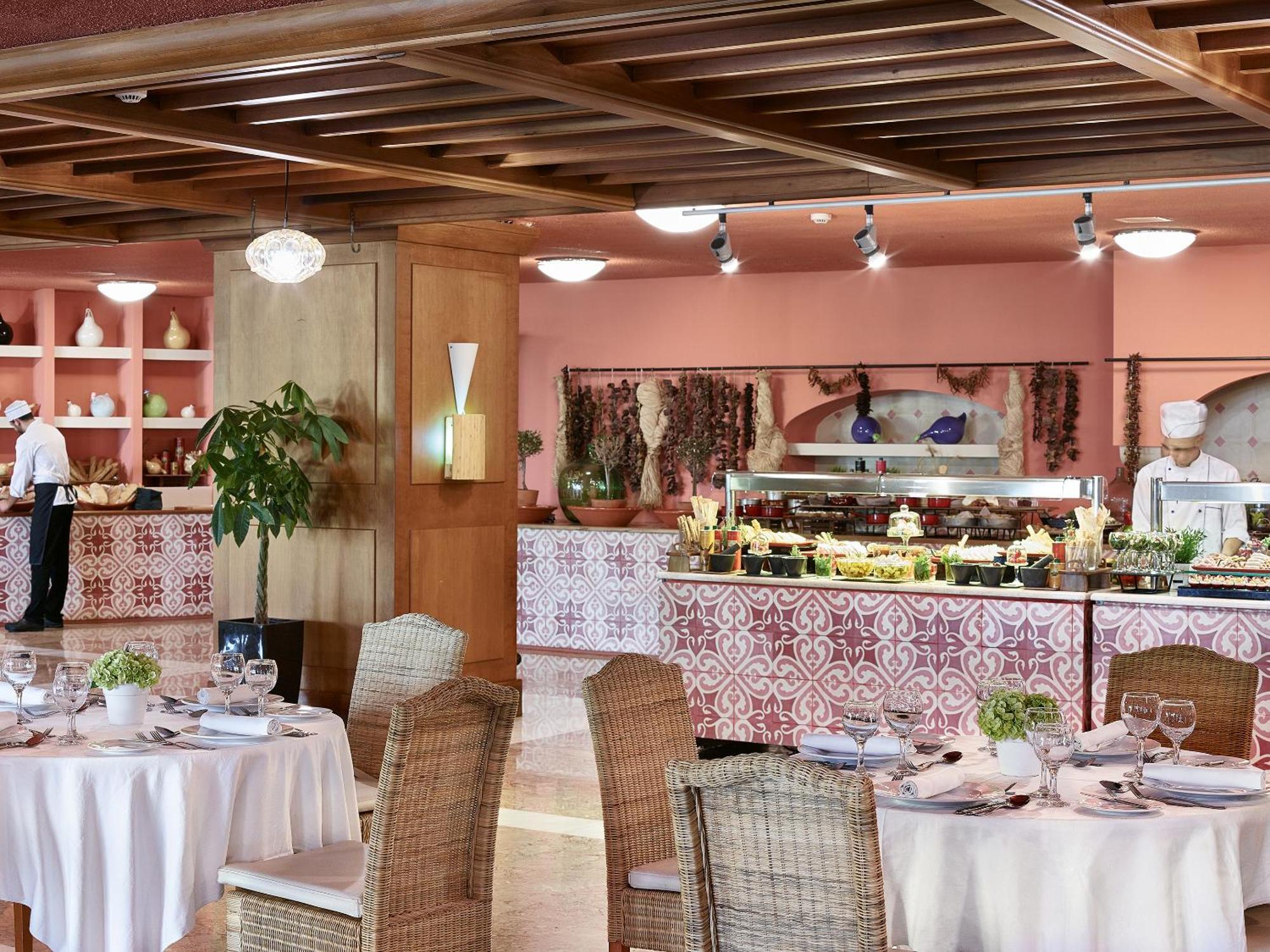 Grecotel Luxme Daphnila Bay (Adults Only) Дассия Экстерьер фото